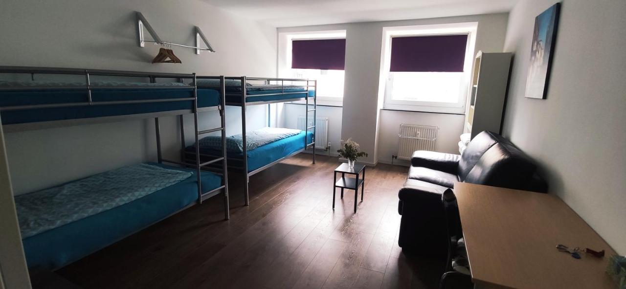 Full Flat 3 Bedrooms Saarbrucken Center -11 People Kültér fotó